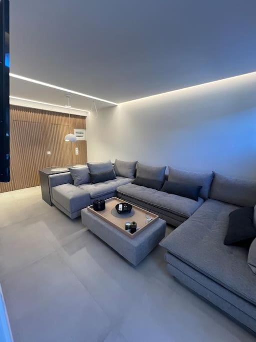 Villa Leo Aigina Vathí Екстериор снимка