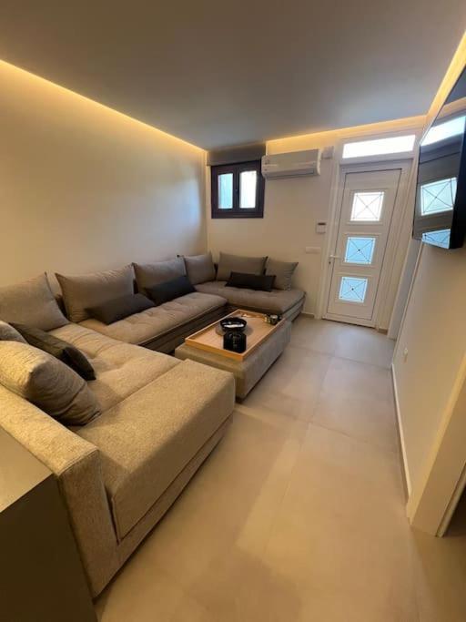 Villa Leo Aigina Vathí Екстериор снимка